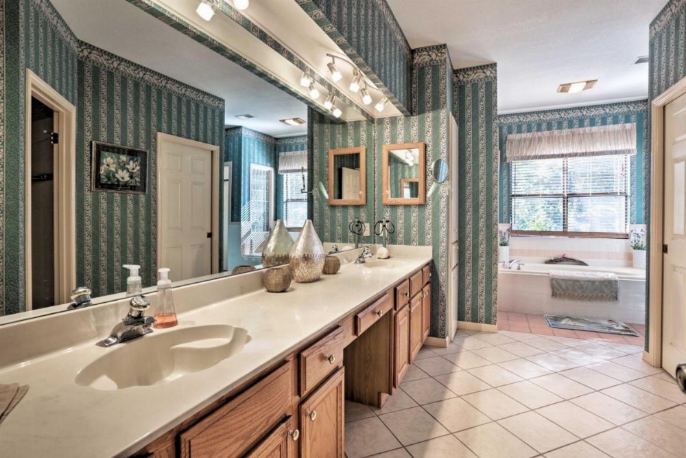 Secluded Home with Canyon Lake View Near Boat Launch!